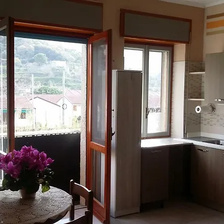 By The Sea And Mountain Apartment Falconara Albanese